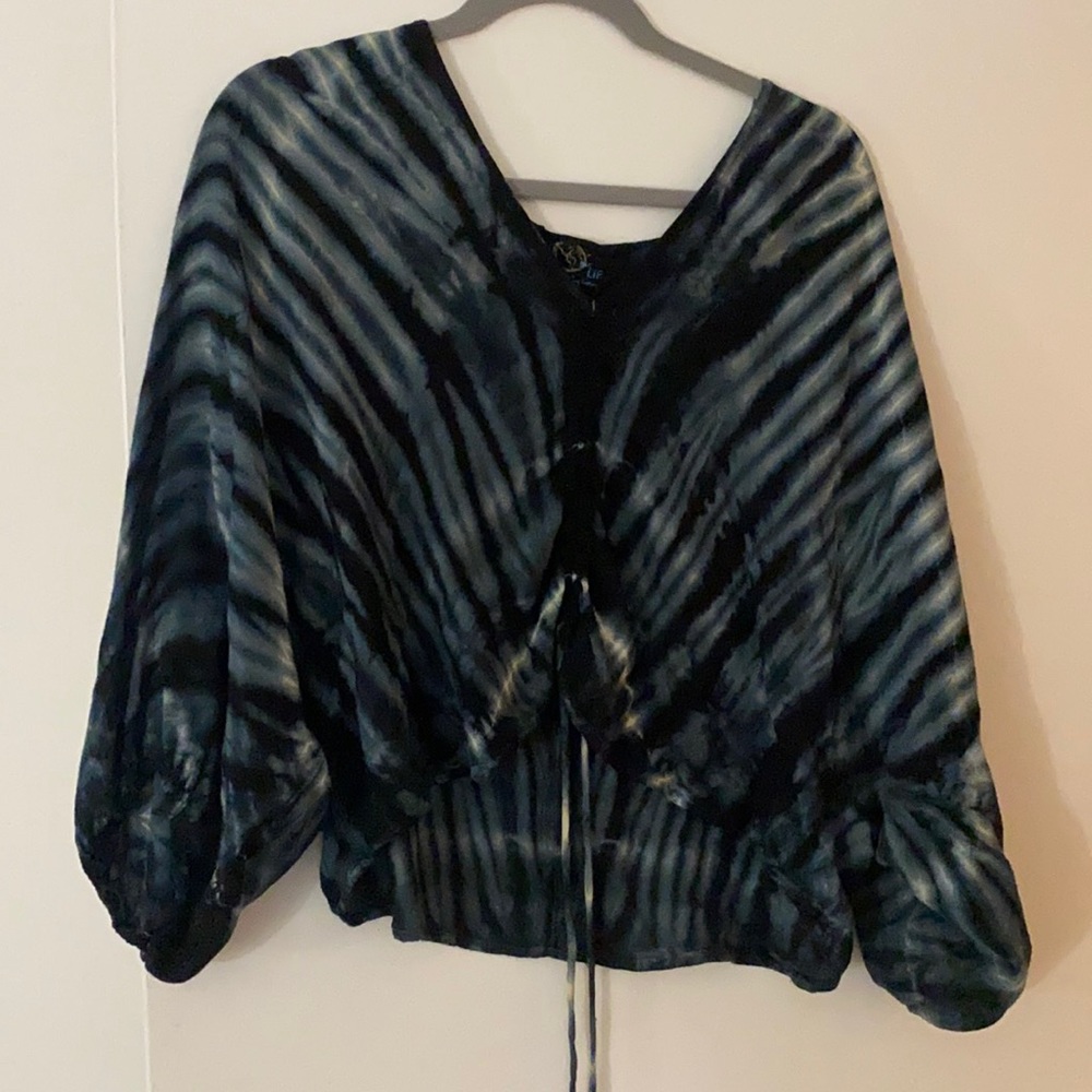 Blue and black tye die top